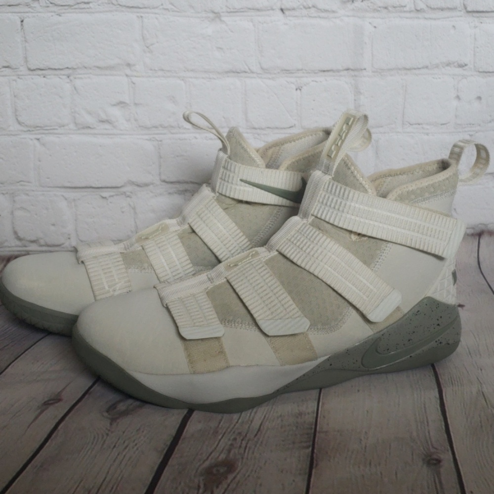 Nike Lebron Soldier 11